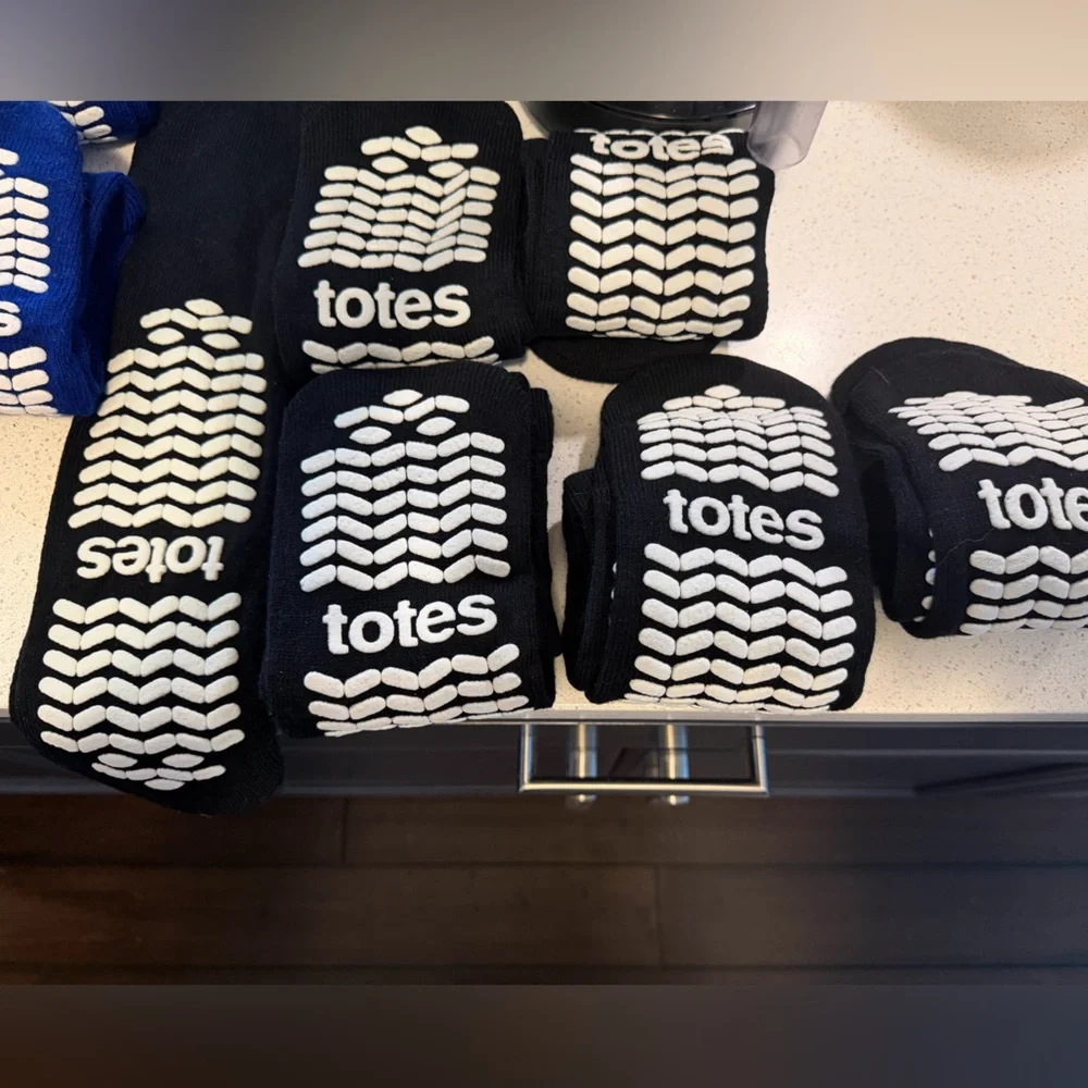 18 Pairs TOTES SOCKS BUNDLE 1l